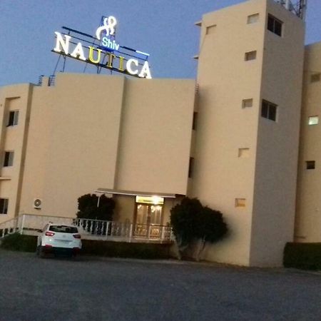 Hotel The Shiv Nautica à Mundra Extérieur photo